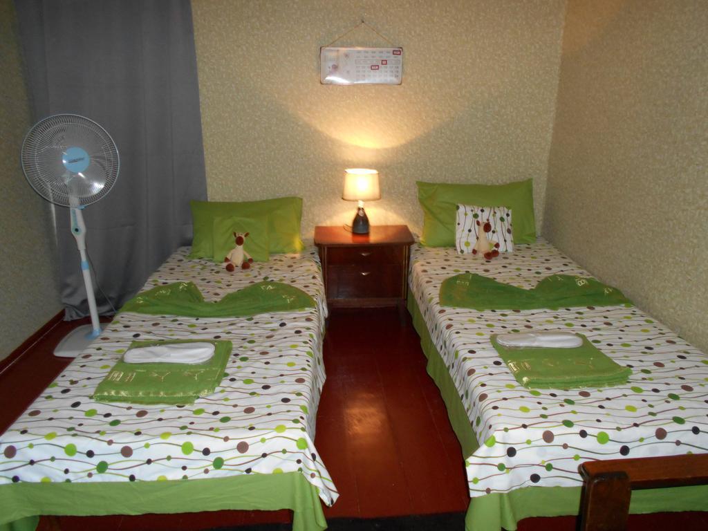Guest House Nise Tiflis Habitación foto