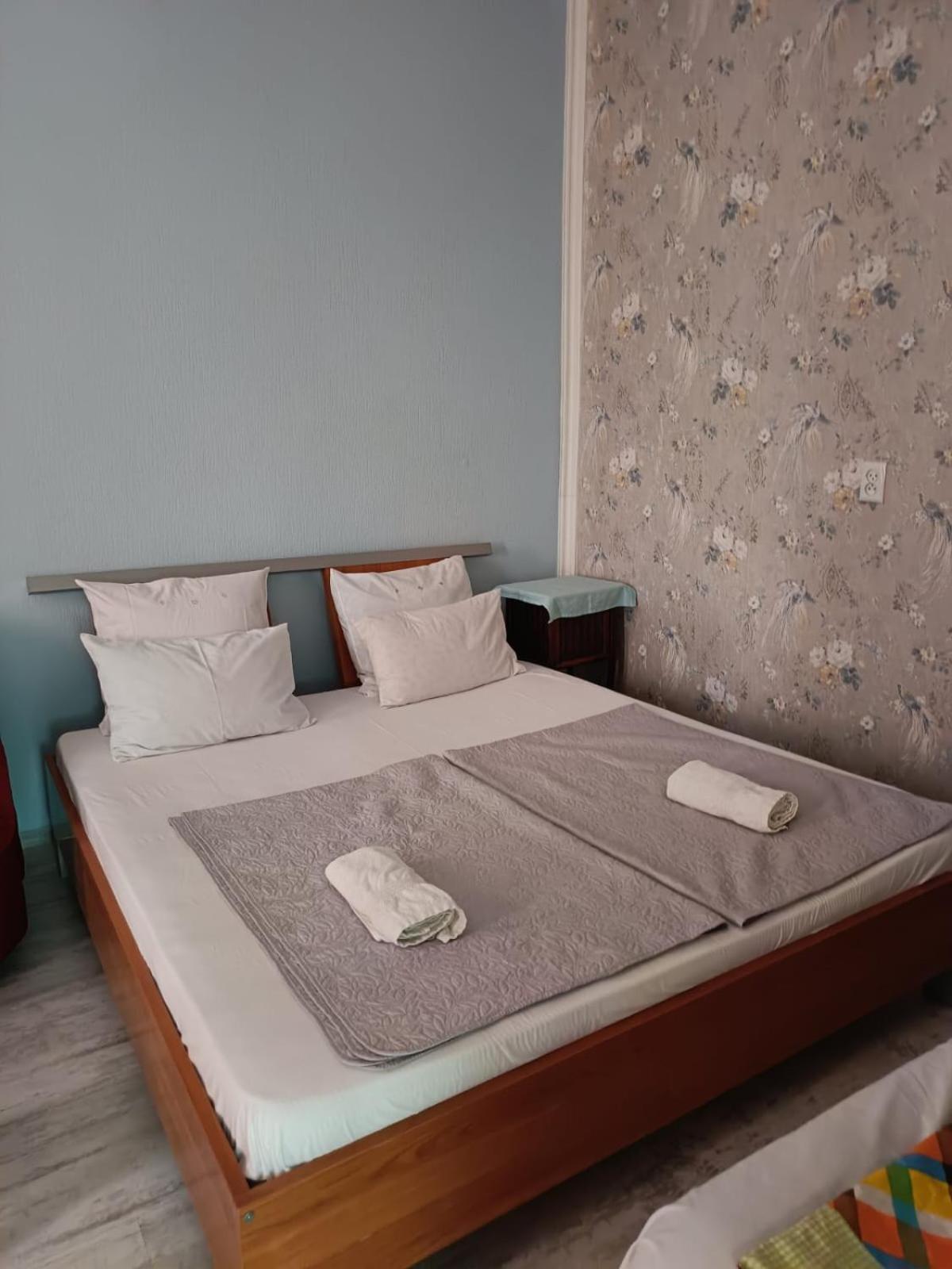 Guest House Nise Tiflis Exterior foto
