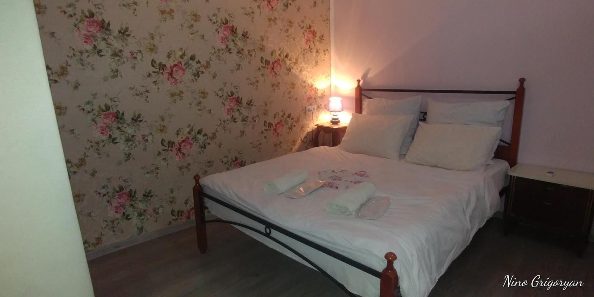 Guest House Nise Tiflis Exterior foto
