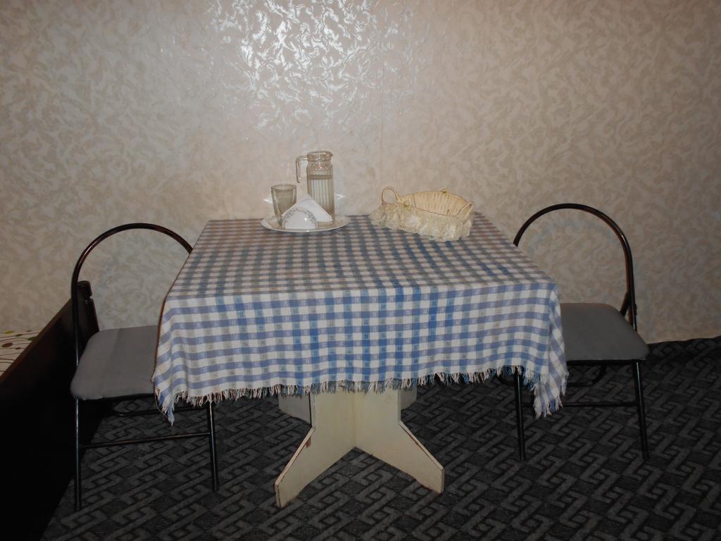 Guest House Nise Tiflis Habitación foto