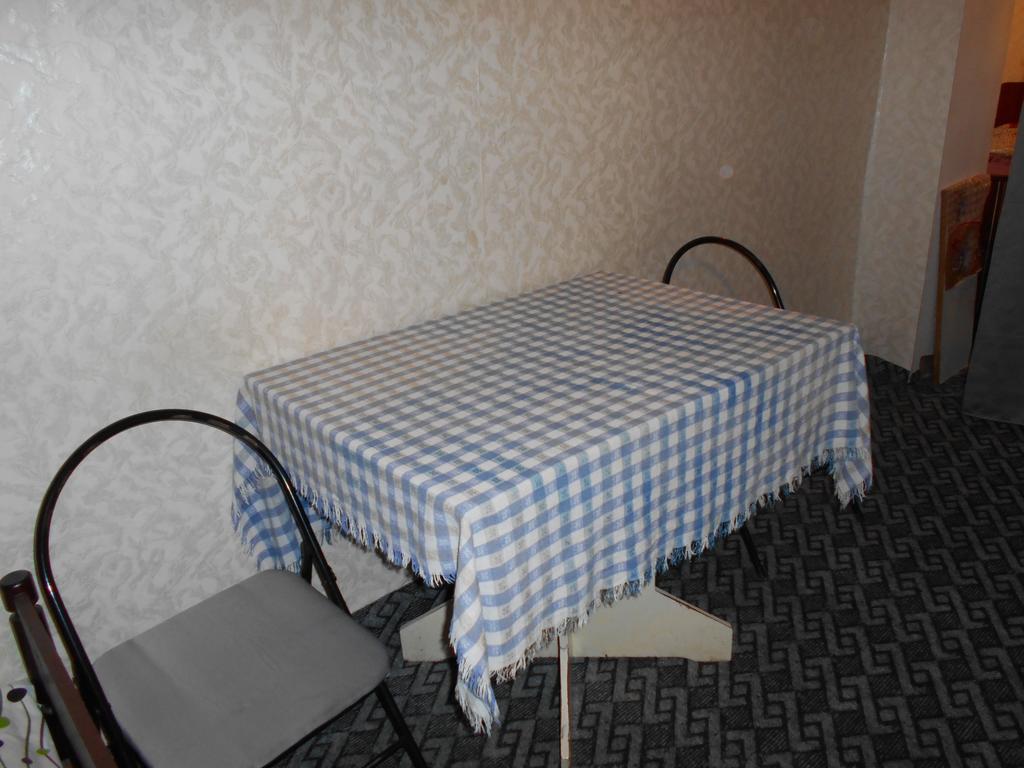 Guest House Nise Tiflis Habitación foto