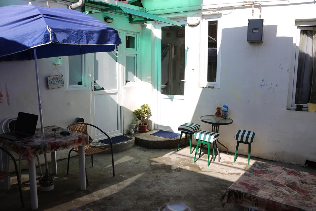 Guest House Nise Tiflis Exterior foto