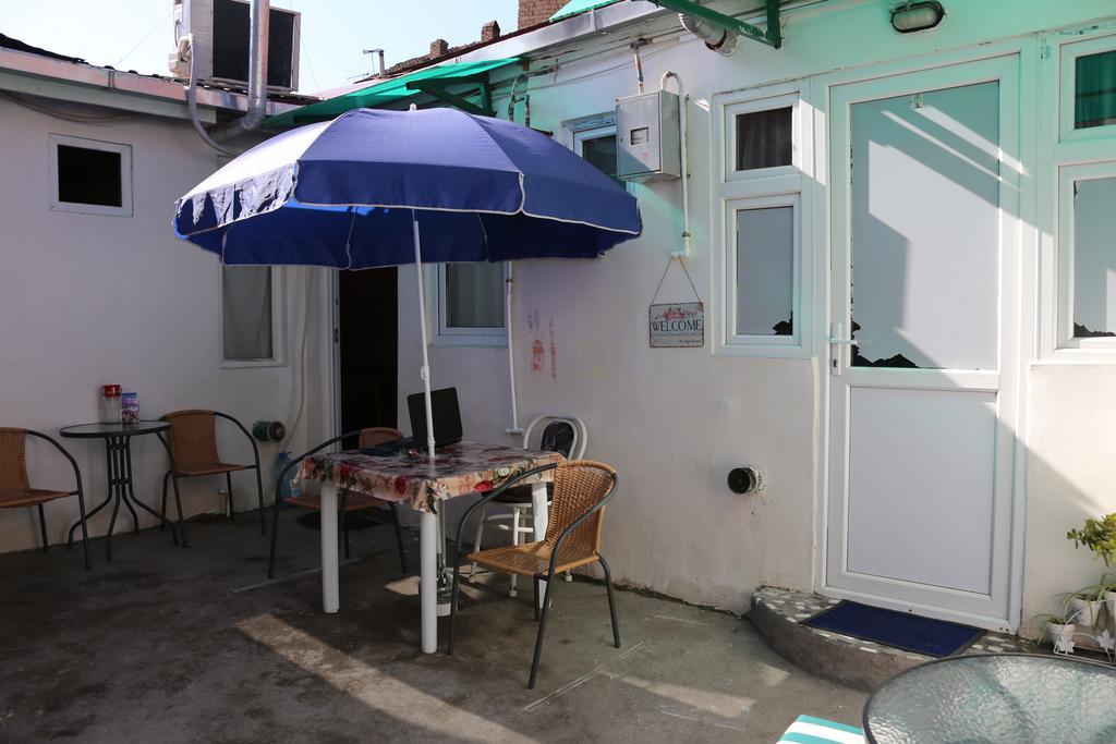 Guest House Nise Tiflis Exterior foto